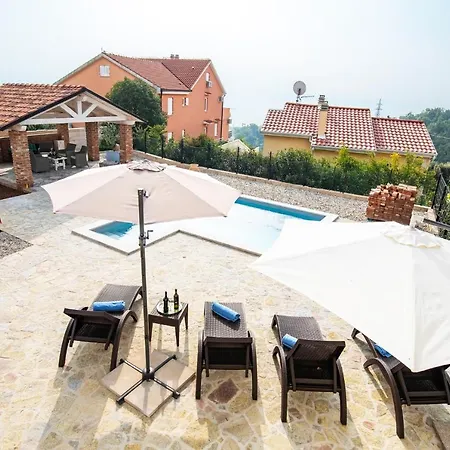 Vila Moira