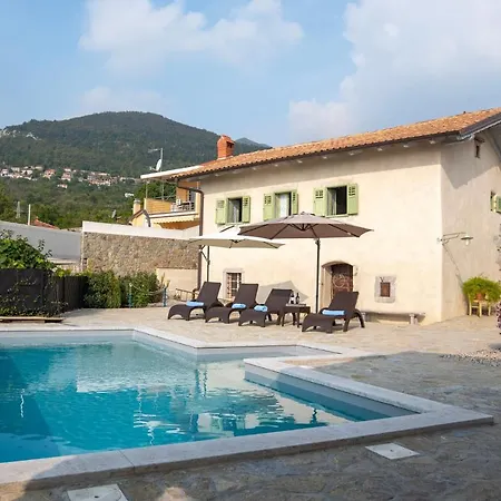 Villa Vila Moira Poljane